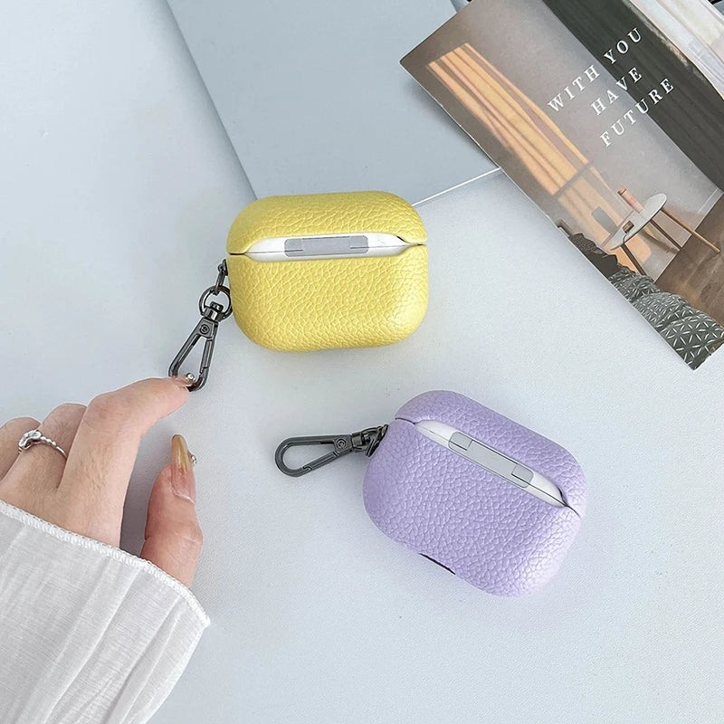 Airpod Pro 4 case made of PU leather – With name or initial engraving – Stylish and creative