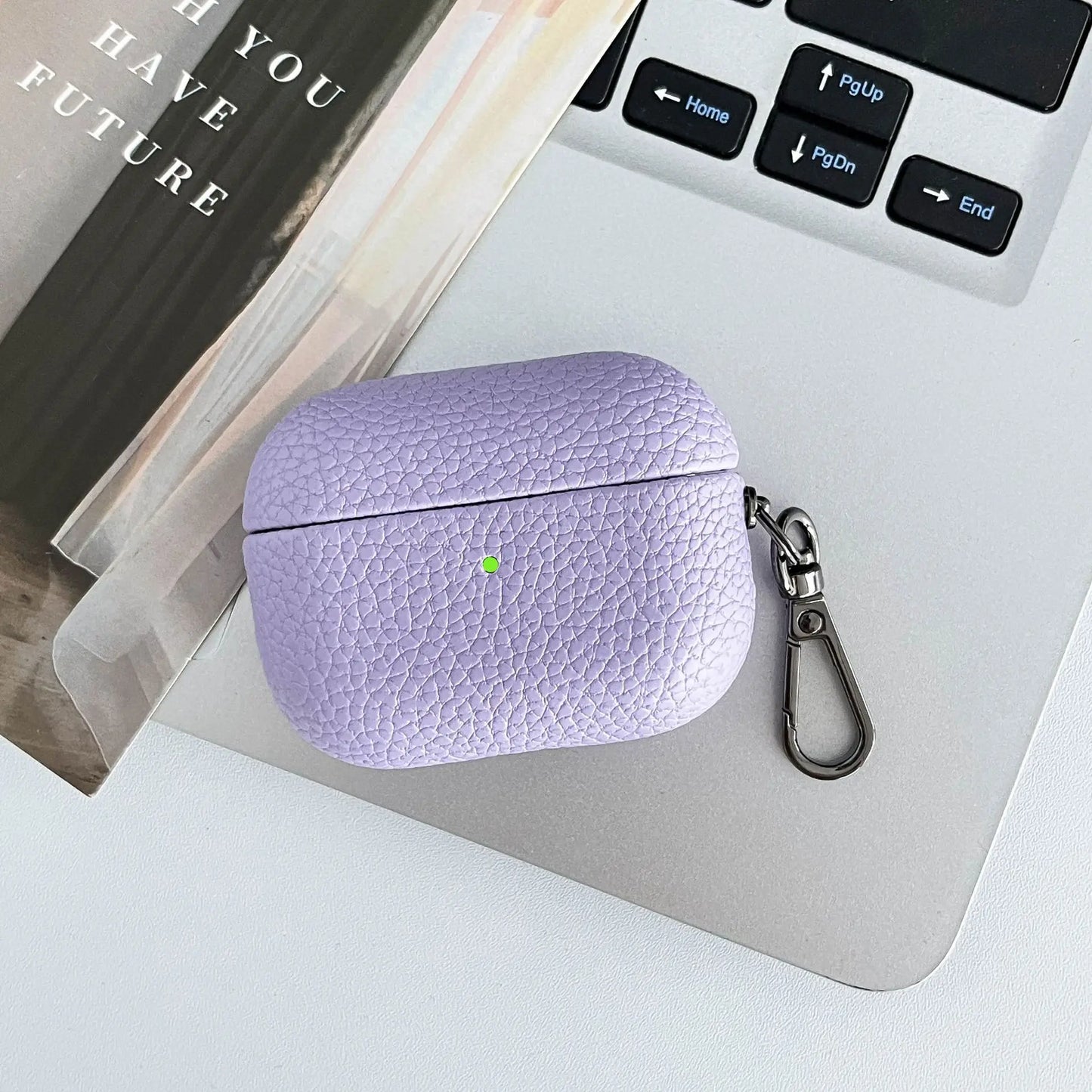 Airpod Pro 4 case made of PU leather – With name or initial engraving – Stylish and creative