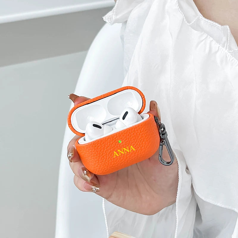 Airpod Pro 4 case made of PU leather – With name or initial engraving – Stylish and creative